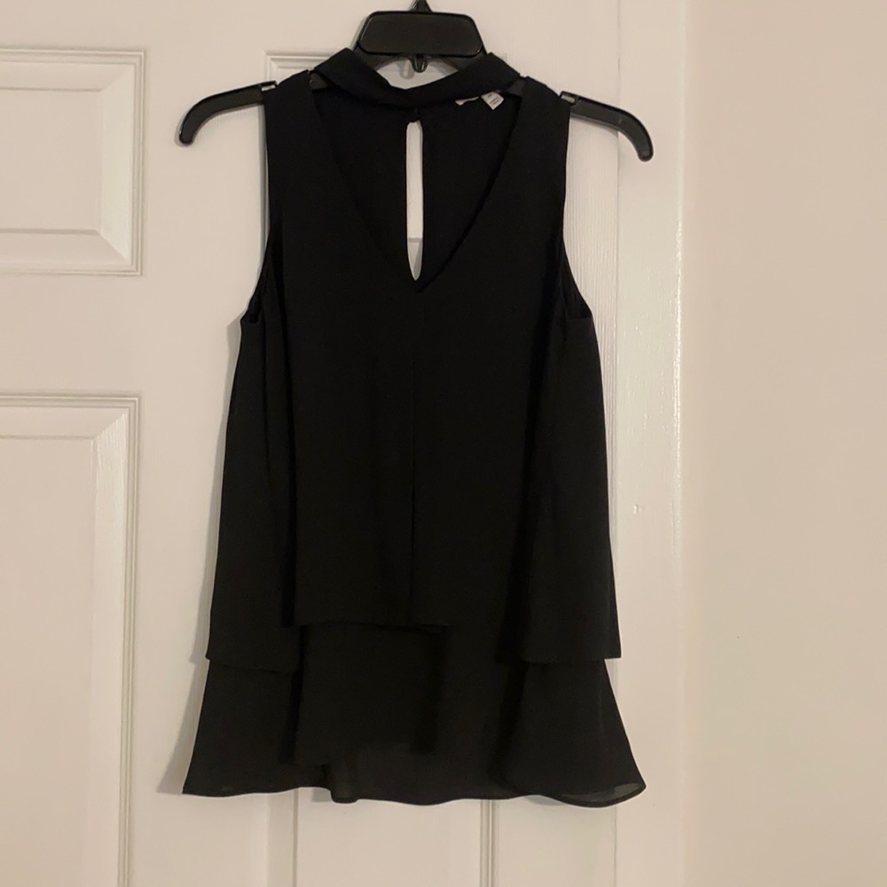 Amazing sleeveless collar neck strap blouse